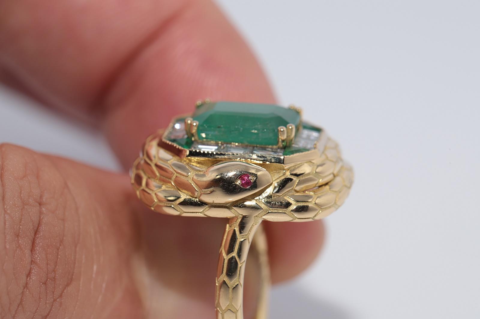 New Made 18k Gold Natural Baguette Cut Diamond und Smaragd Schlange Design Ring im Angebot 6