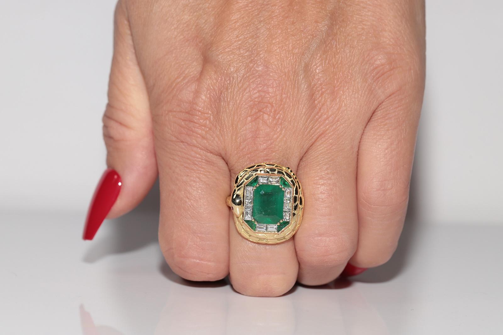 New Made 18k Gold Natural Baguette Cut Diamond und Smaragd Schlange Design Ring im Angebot 10