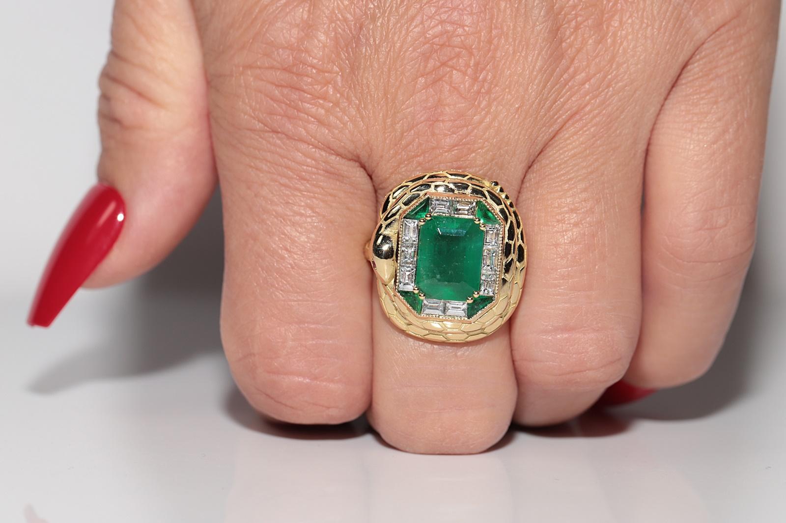 New Made 18k Gold Natural Baguette Cut Diamond und Smaragd Schlange Design Ring im Angebot 11