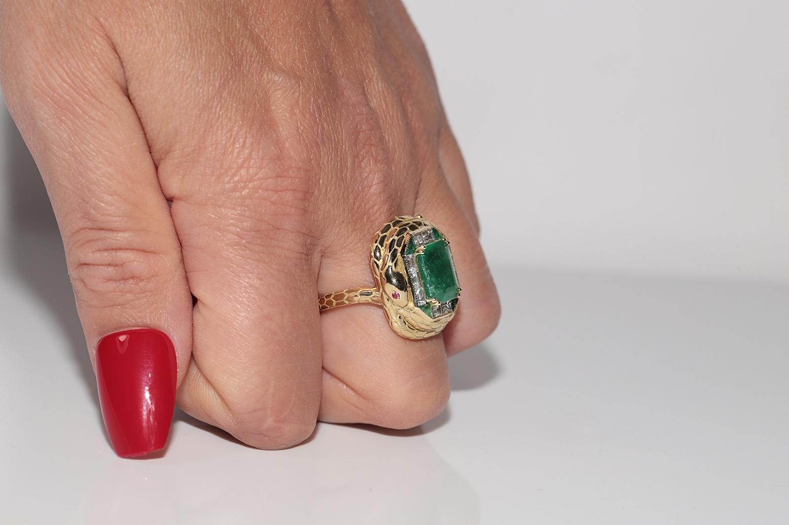 New Made 18k Gold Natural Baguette Cut Diamond und Smaragd Schlange Design Ring im Angebot 12