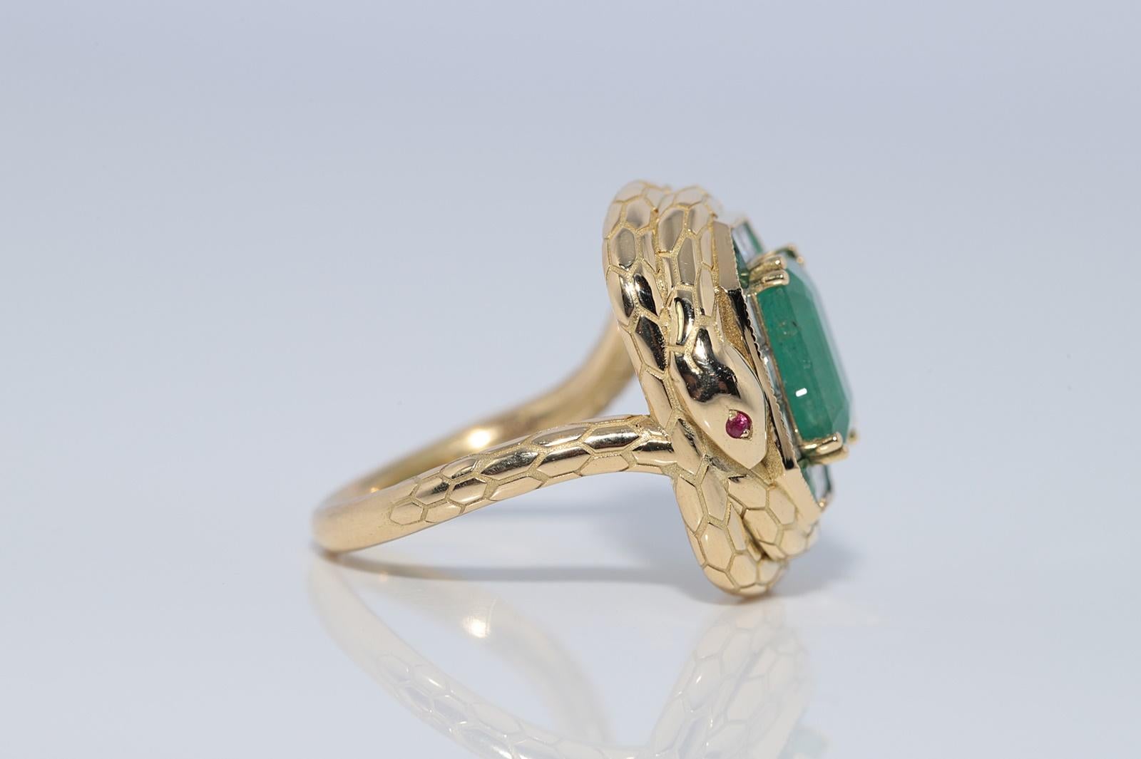 New Made 18k Gold Natural Baguette Cut Diamond und Smaragd Schlange Design Ring (Baguetteschliff) im Angebot