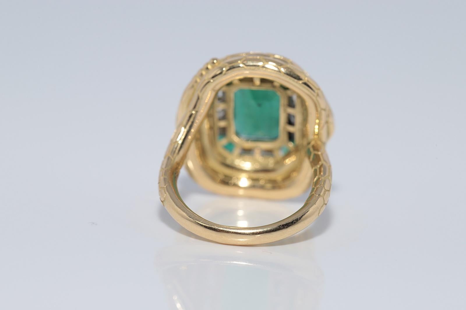New Made 18k Gold Natural Baguette Cut Diamond und Smaragd Schlange Design Ring für Damen oder Herren im Angebot