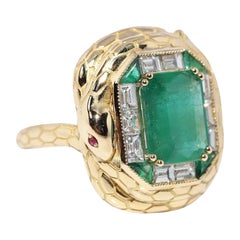 New Made 18k gold Natural Baguette Cut Diamond And Emerald Snake Design Ring