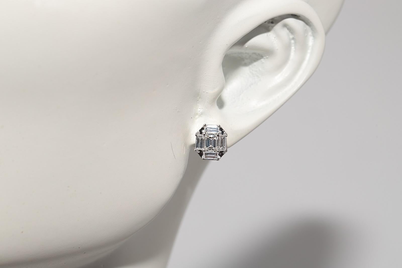 New Made Boucle d'oreille en or 18k ornée de diamants baguette naturels en vente 7