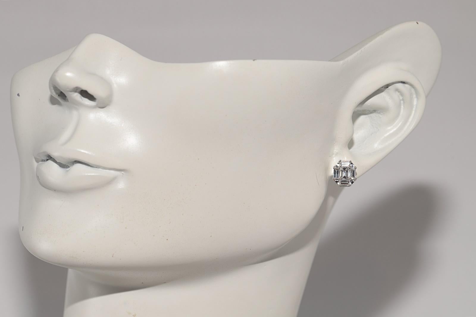 New Made Boucle d'oreille en or 18k ornée de diamants baguette naturels en vente 8