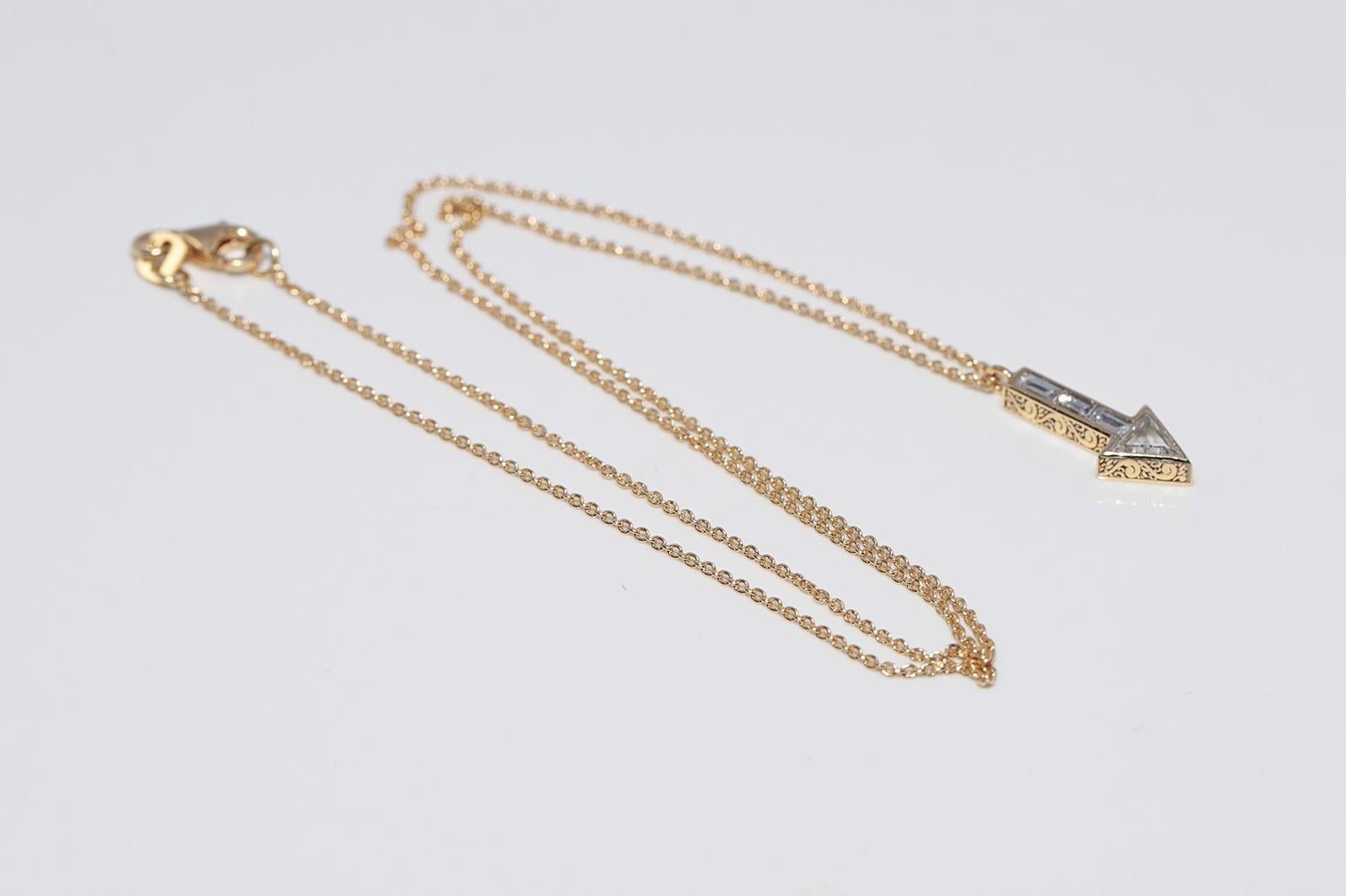 New Made 18k Gold Natural Baguette Cut Trillion Cut Diamond Arrow Necklace For Sale 9
