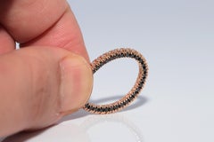 Neu gemacht 18k Gold Natürliche Schwarz und Weiß Brilliant Cut Diamond Full Tour Ring