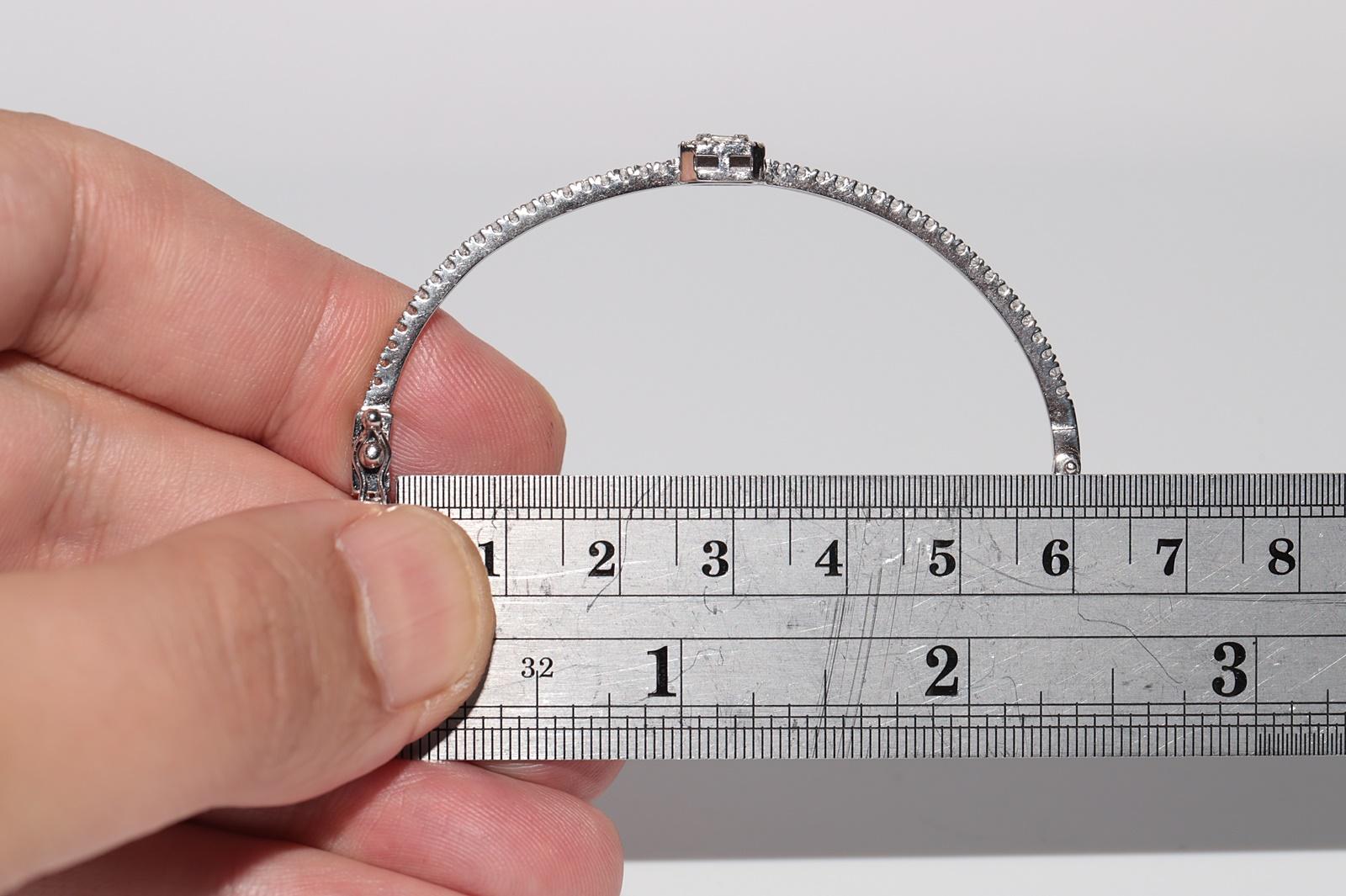 New Made  Bracelet jonc en or 18 carats avec diamants naturels brillants et taille baguette en vente 10