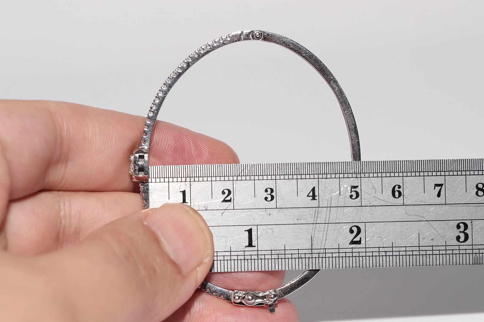 New Made  Bracelet jonc en or 18 carats avec diamants naturels brillants et taille baguette en vente 11