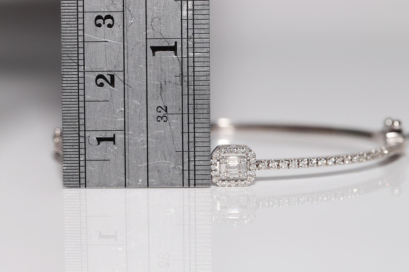 New Made  Bracelet jonc en or 18 carats avec diamants naturels brillants et taille baguette en vente 3