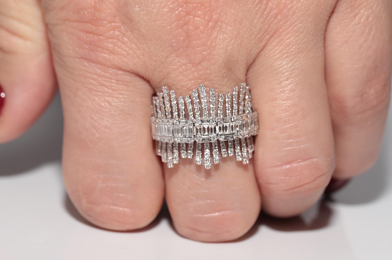 Neuer 18 Karat Gold Diamant-Tankring mit natürlichem Brillantschliff und Diamant im Baguetteschliff im Angebot 9