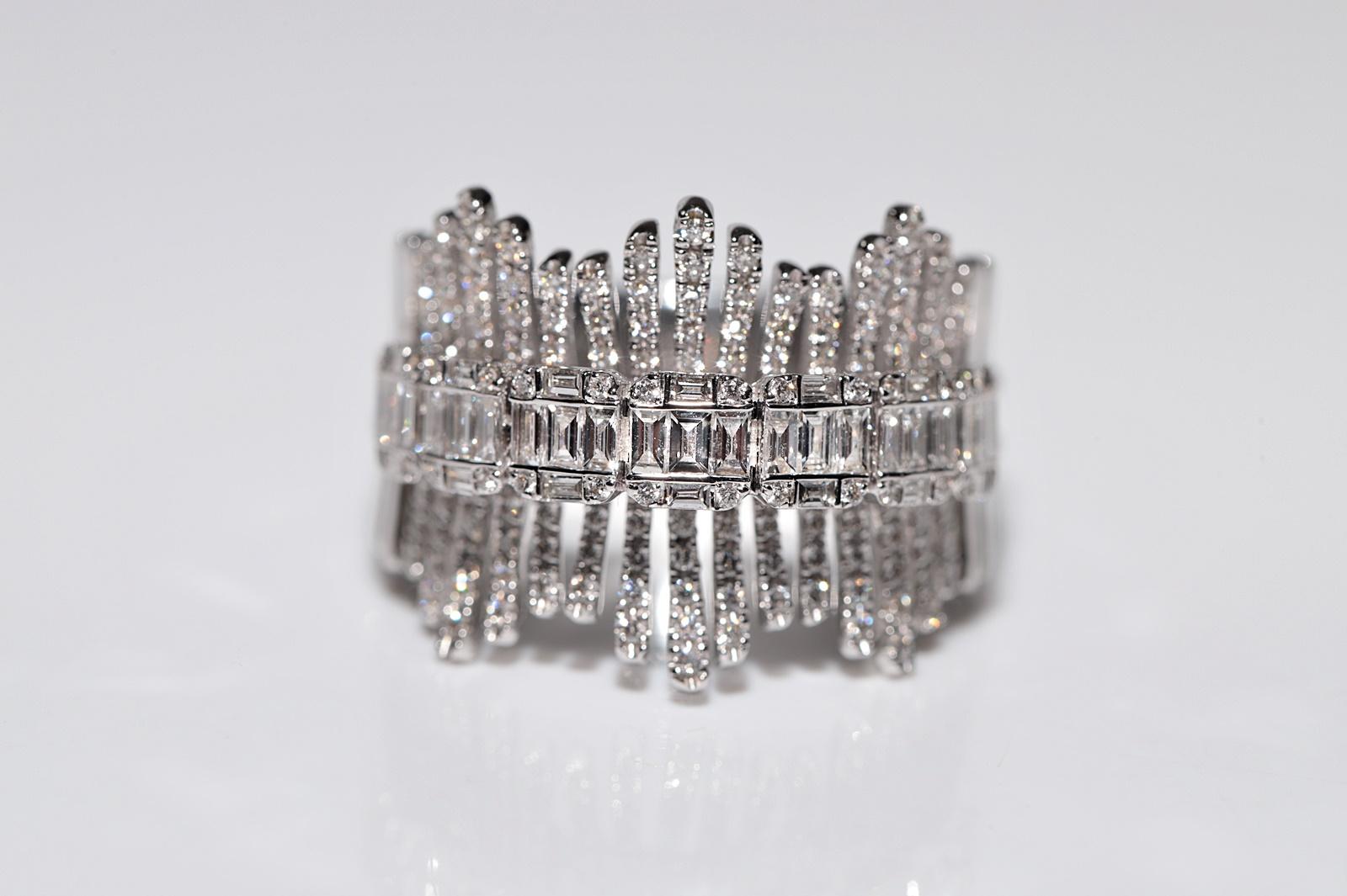 Neuer 18 Karat Gold Diamant-Tankring mit natürlichem Brillantschliff und Diamant im Baguetteschliff (Moderne) im Angebot