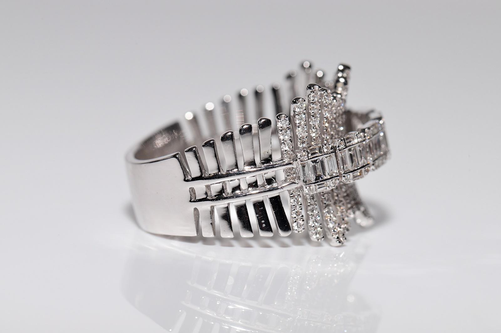 Neuer 18 Karat Gold Diamant-Tankring mit natürlichem Brillantschliff und Diamant im Baguetteschliff Damen im Angebot