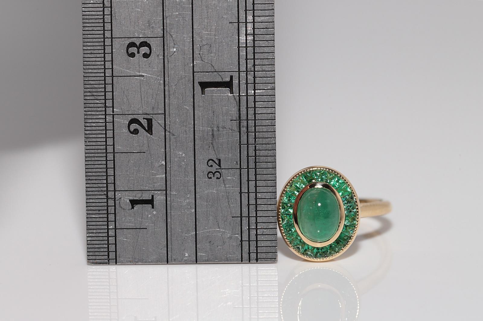 New Made 18k Gold natürlichen Cabochon-Schliff und Kaliber Cut Smaragd dekoriert Ring im Angebot 5
