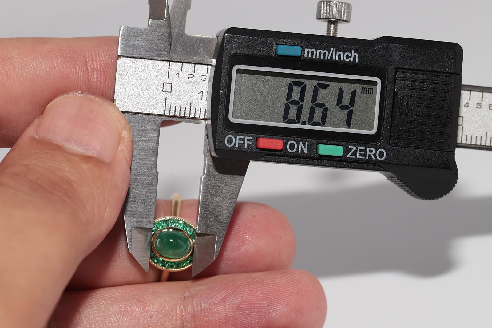 New Made 18k Gold natürlichen Cabochon-Schliff und Kaliber Cut Smaragd dekoriert Ring im Angebot 7