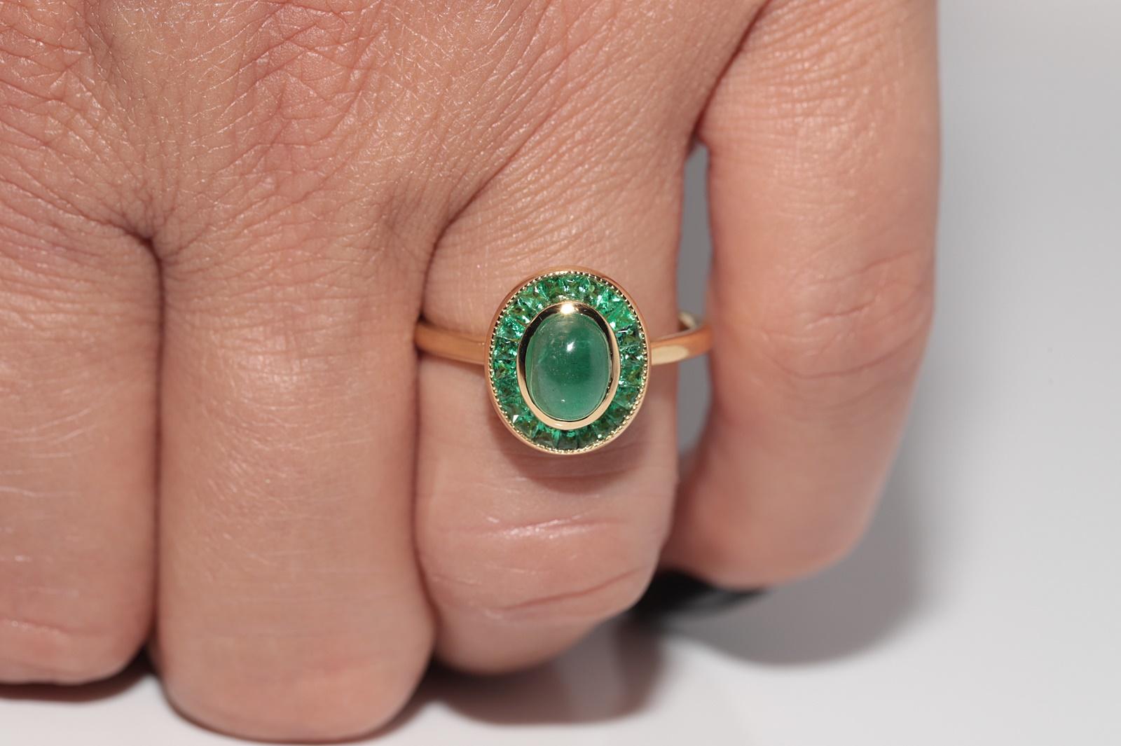 New Made 18k Gold natürlichen Cabochon-Schliff und Kaliber Cut Smaragd dekoriert Ring im Angebot 11