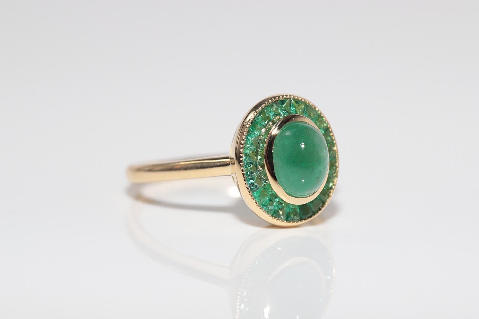 New Made Bague en or 18k ornée d'émeraudes naturelles taillées en cabochon et en calibre Bon état - En vente à Fatih/İstanbul, 34