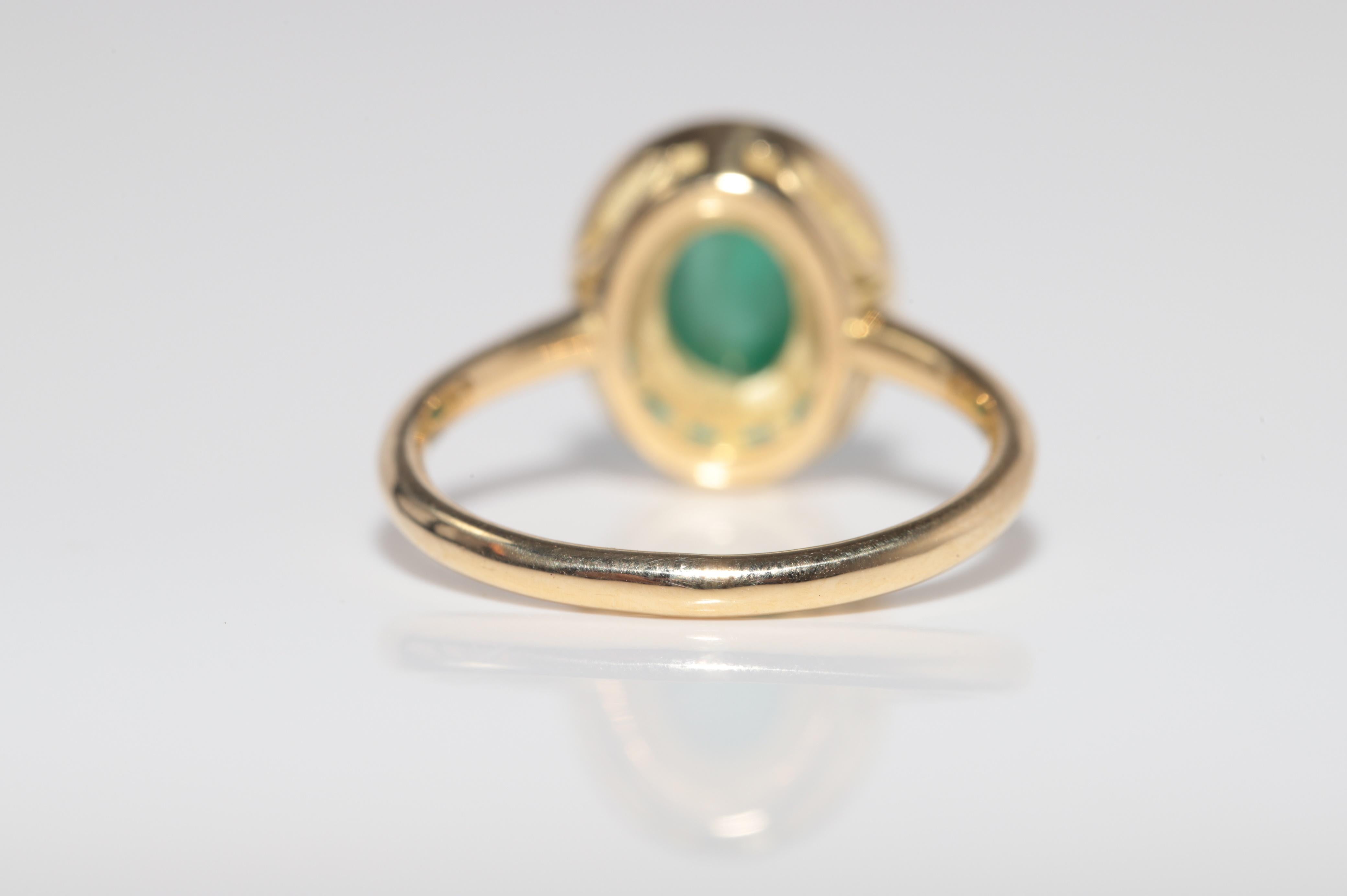 New Made 18k Gold natürlichen Cabochon-Schliff und Kaliber Cut Smaragd dekoriert Ring im Angebot 3