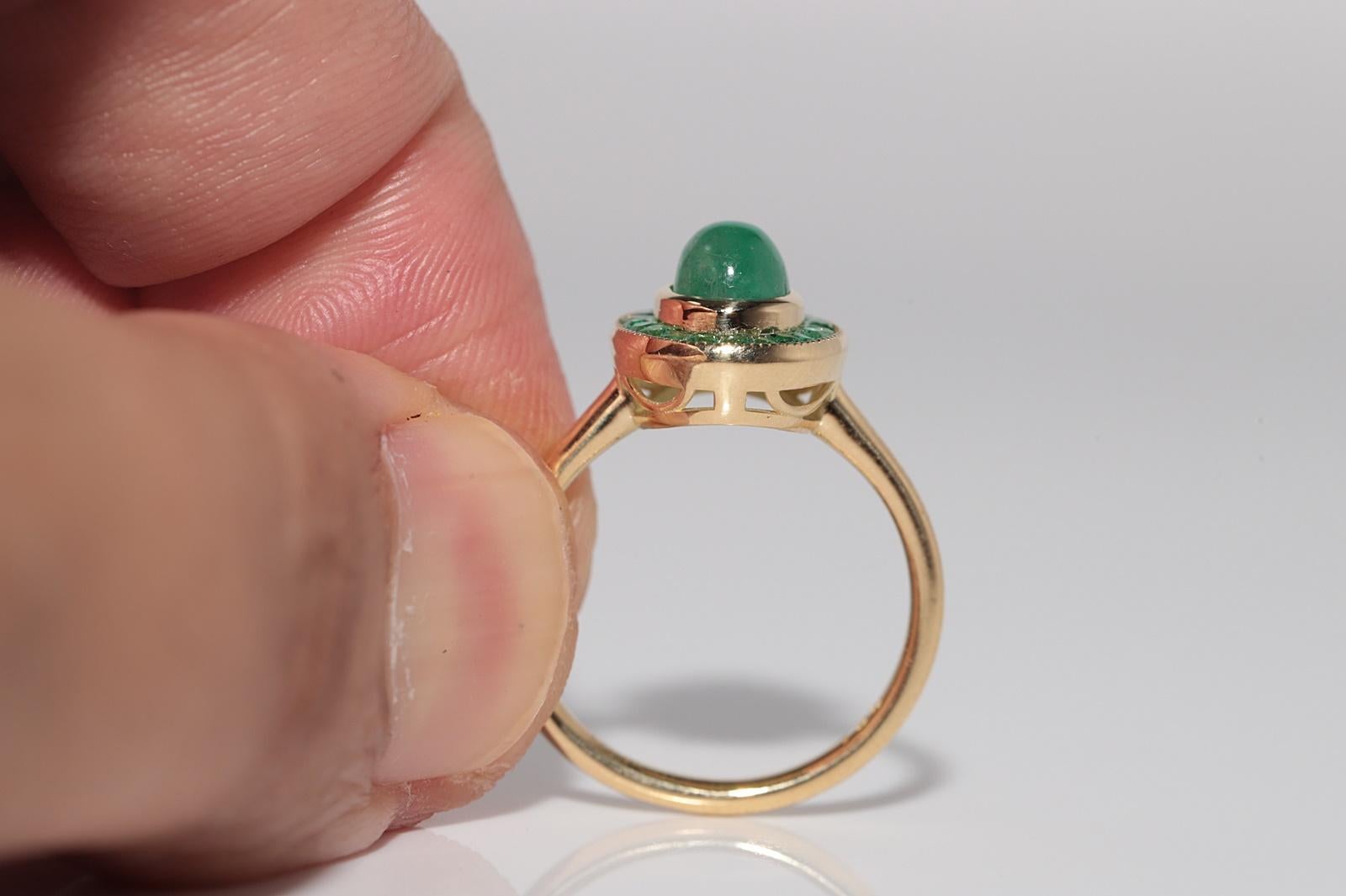 New Made Bague en or 18k ornée d'émeraudes naturelles taillées en cabochon et en calibre en vente 3
