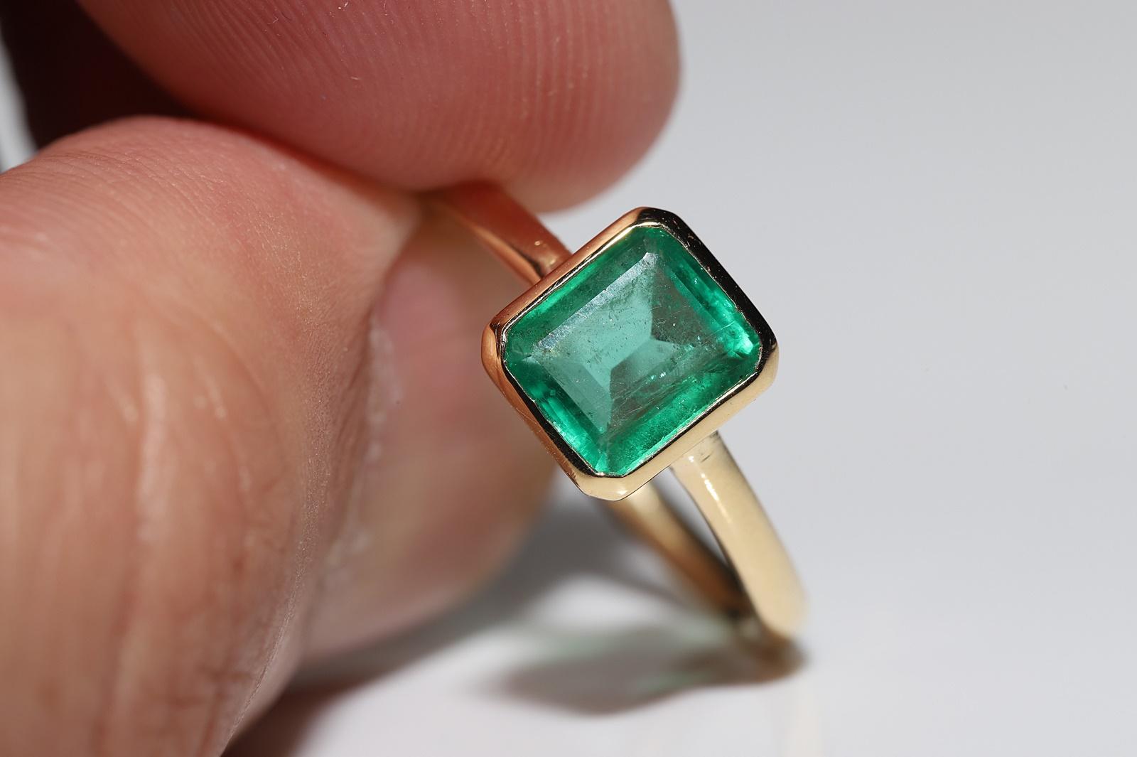 Emerald Cut New Made 18k Gold Natural Colombian Emerald Decorated Engagement Solitaire Ring  For Sale