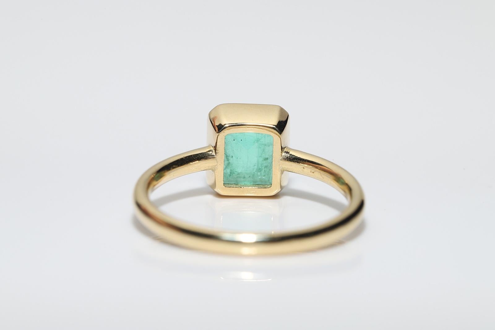 New Made 18k Gold Natural Colombian Emerald Decorated Engagement Solitaire Ring  Pour femmes en vente