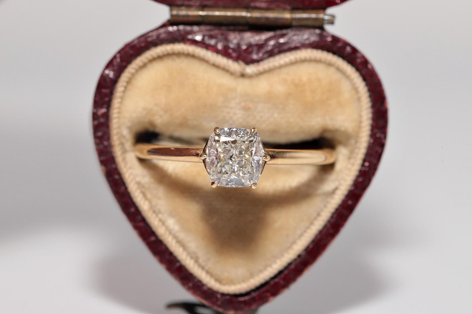 In sehr gutem Zustand.
Das Gesamtgewicht beträgt 2.2 Gramm.
Insgesamt ist der Diamant 1 ct.
Der Diamant hat die Farbe I und die Reinheit s3.
Ringgröße ist US 7
Wir können jede Größe herstellen.
Die Schachtel ist nicht enthalten.
Bitte kontaktieren