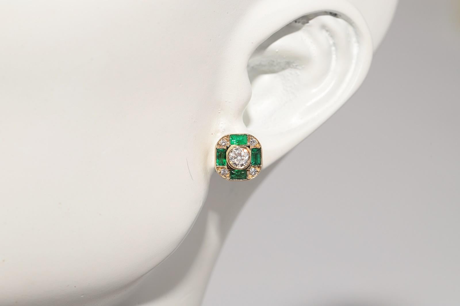 New Made 18k Gold Natural Diamond And Baguette Cut Emerald Stud Earring For Sale 10