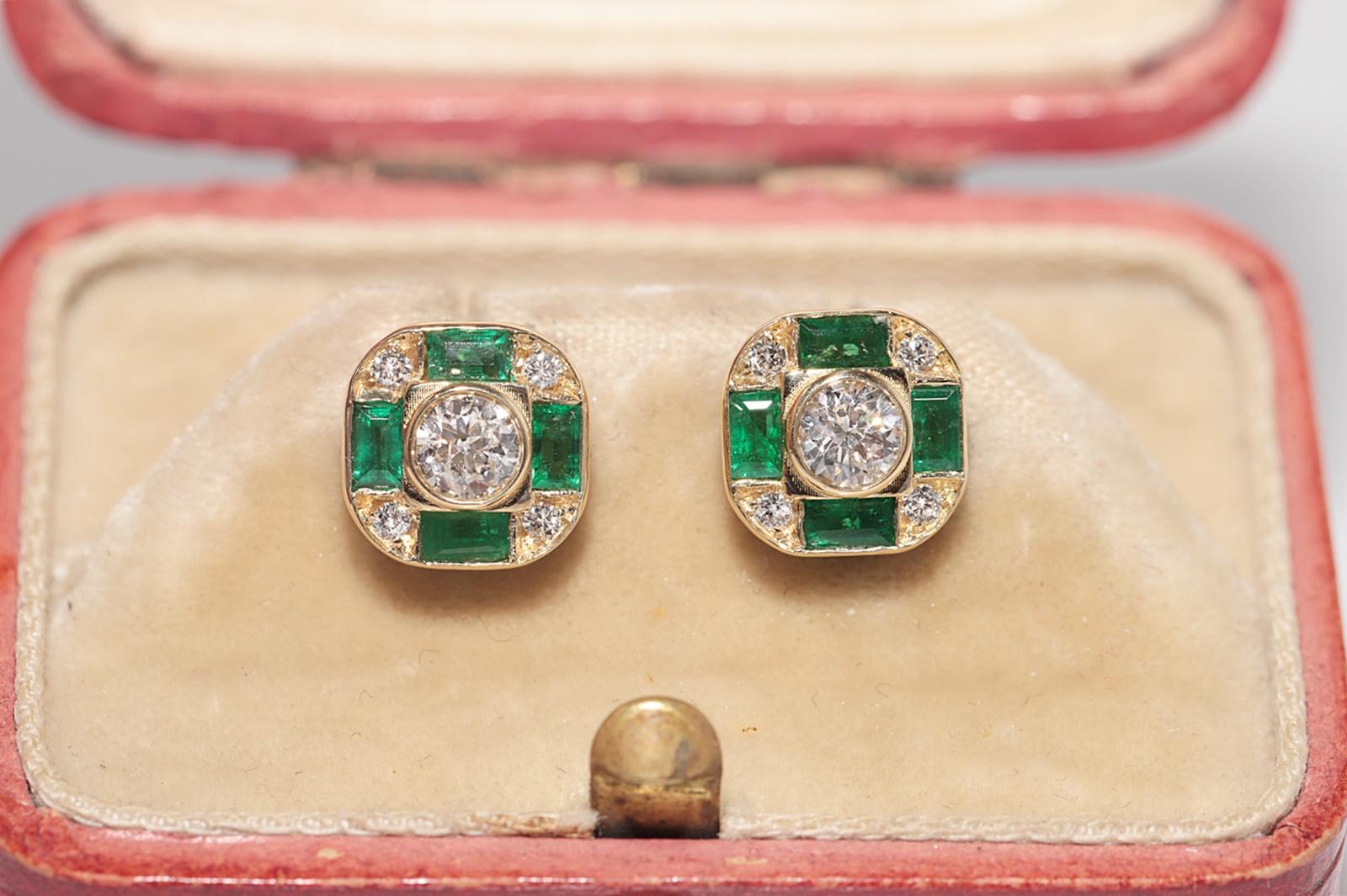 In very good condition.
Total weight is 2.9 grams.
Totally is diamond 0.45 ct.
The diamond is has G-H color and s1-s2 clarity.
Totally is emerald 0.80 ct.
The box is not included.
Please contact for any questions.