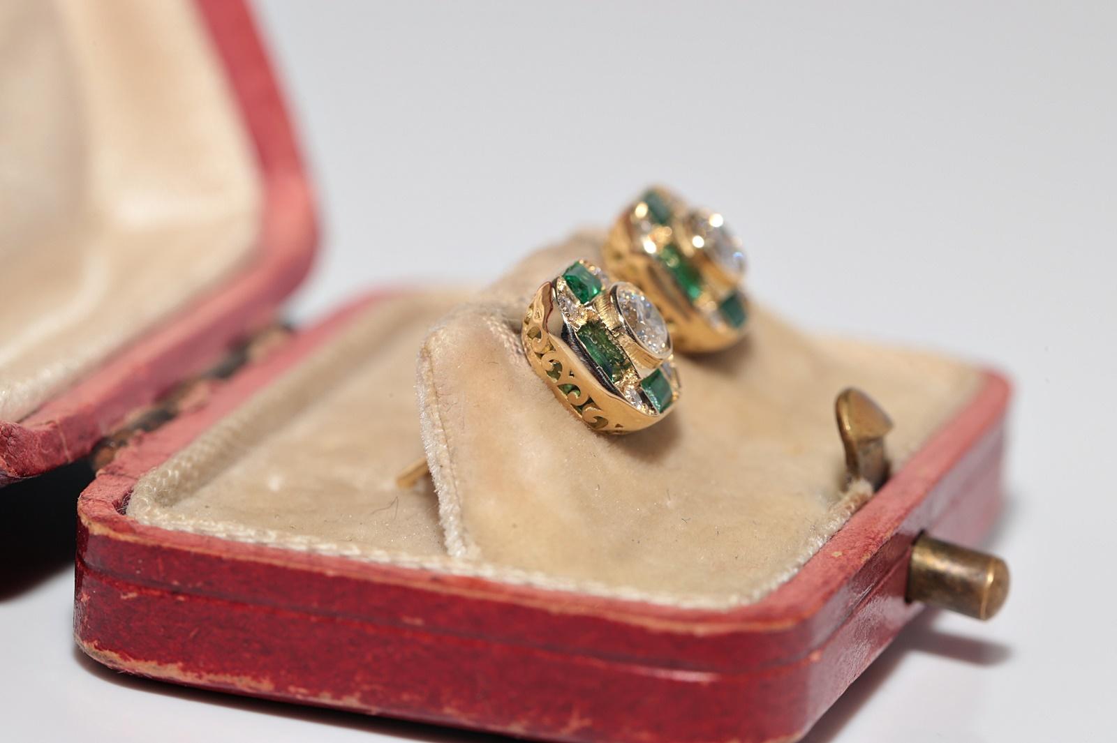 Modern New Made 18k Gold Natural Diamond And Baguette Cut Emerald Stud Earring For Sale