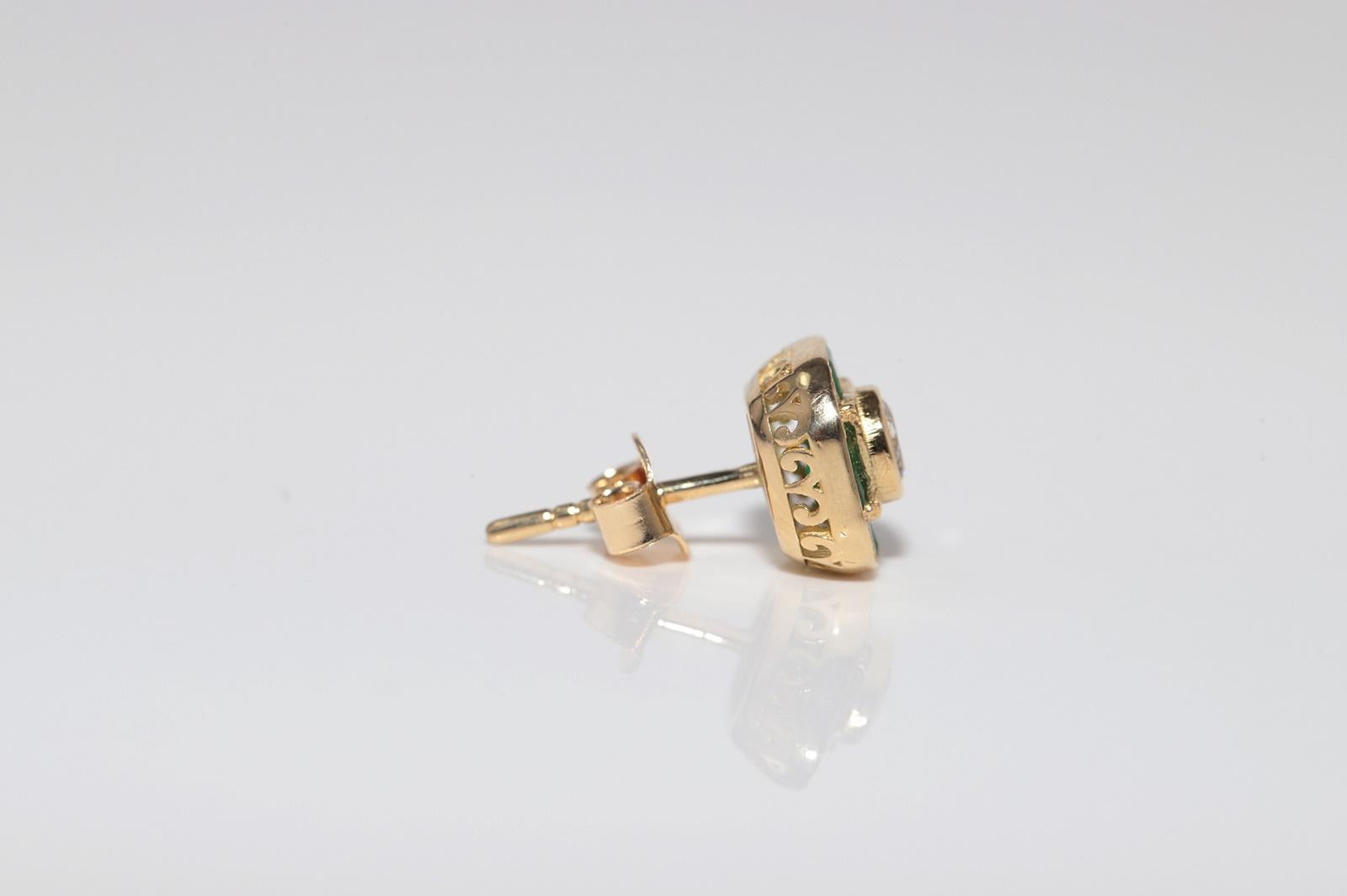 New Made 18k Gold Natural Diamond And Baguette Cut Emerald Stud Earring For Sale 2