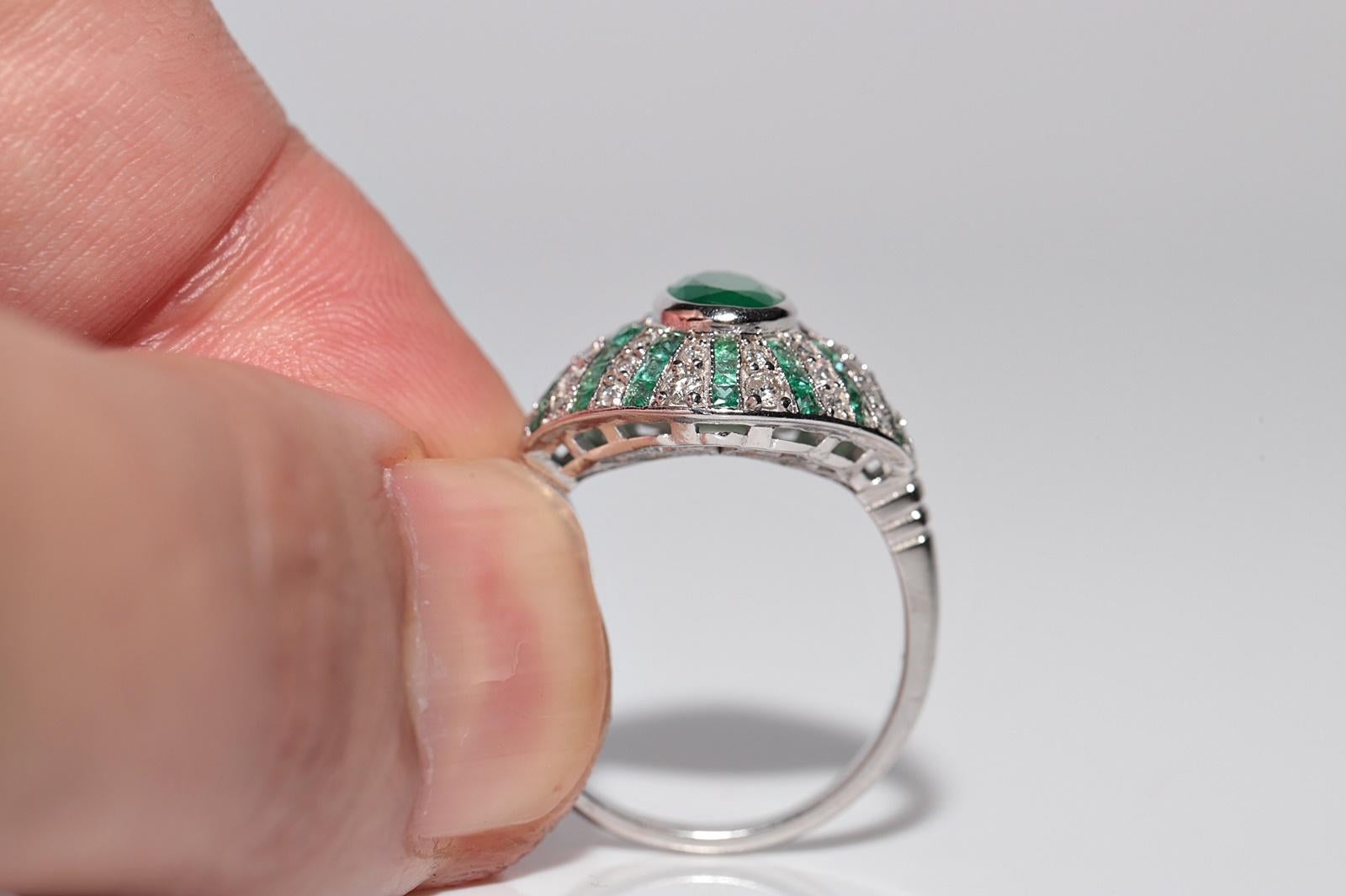 Neuer 18 Karat Gold Smaragdring mit natürlichem Diamanten im Kaliberschliff und Smaragd im Ovalschliff im Angebot 4