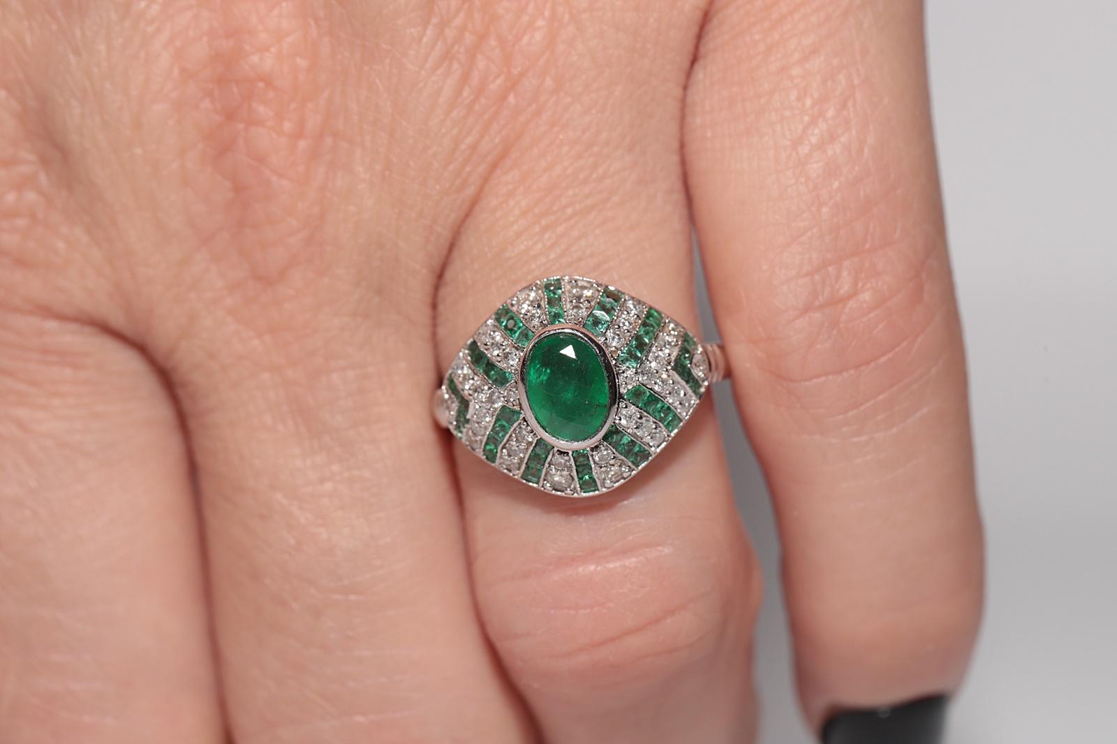 Neuer 18 Karat Gold Smaragdring mit natürlichem Diamanten im Kaliberschliff und Smaragd im Ovalschliff im Angebot 10