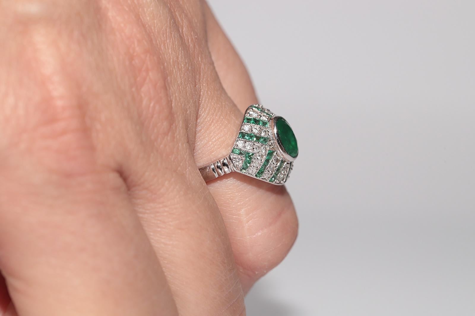 Neuer 18 Karat Gold Smaragdring mit natürlichem Diamanten im Kaliberschliff und Smaragd im Ovalschliff im Angebot 11