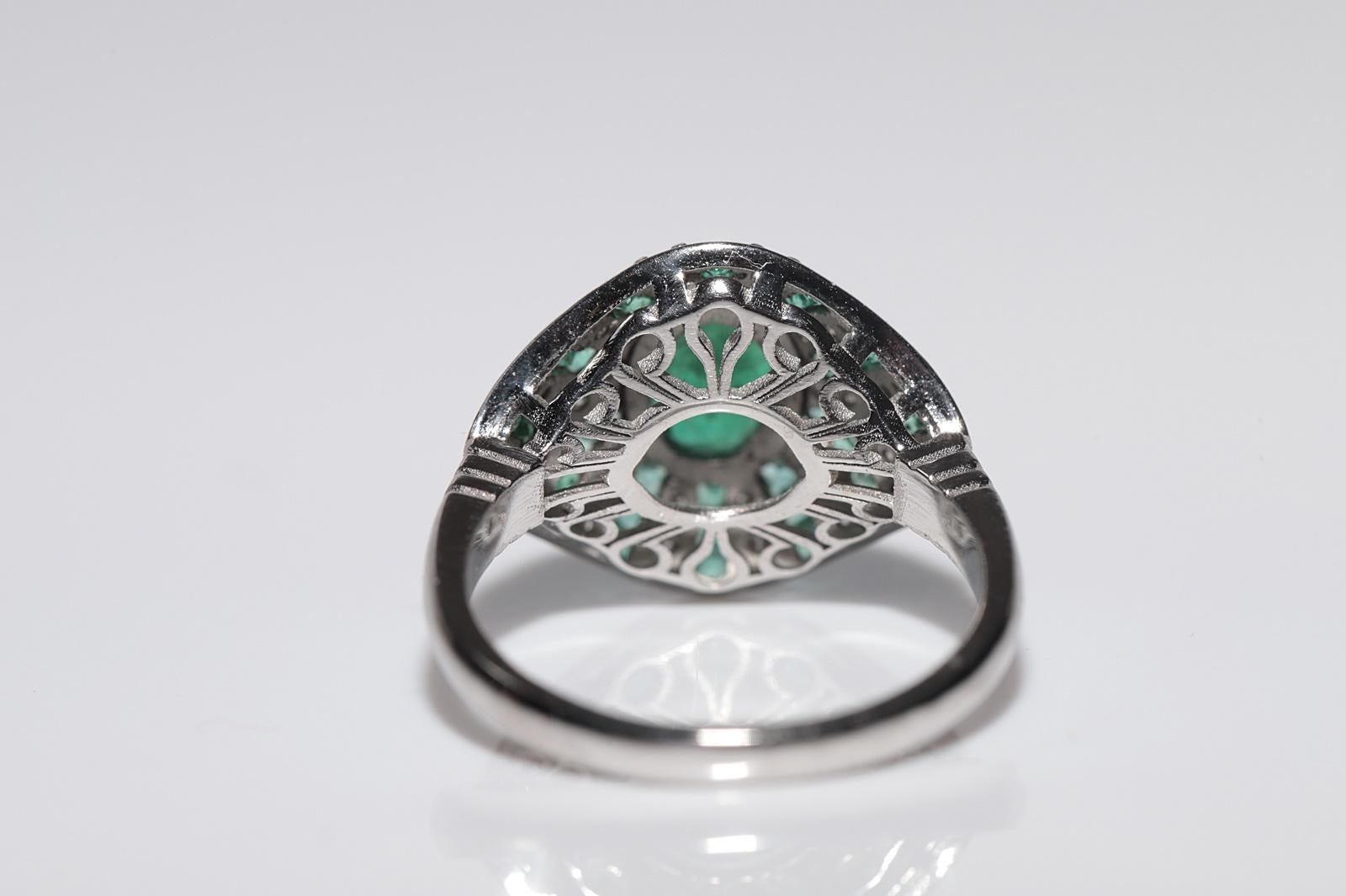 Neuer 18 Karat Gold Smaragdring mit natürlichem Diamanten im Kaliberschliff und Smaragd im Ovalschliff im Angebot 1