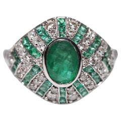 New Made 18k Gold Natural Diamond And Caliber Cut And Oval Cut Emerald Ring