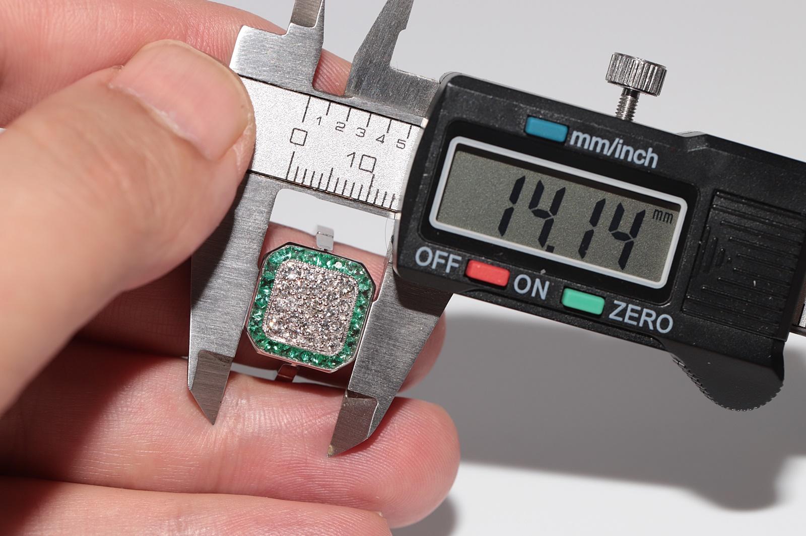 Neuer 18 Karat Gold Natürlicher Diamant und Smaragd im Kaliberschliff Smaragd Dekorierter Ring im Angebot 5