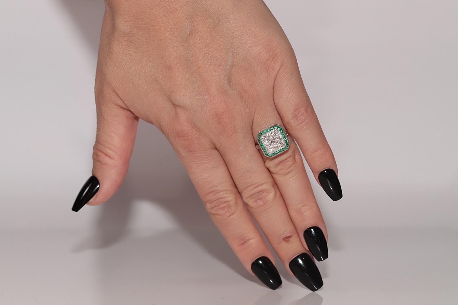 Neuer 18 Karat Gold Natürlicher Diamant und Smaragd im Kaliberschliff Smaragd Dekorierter Ring im Angebot 6