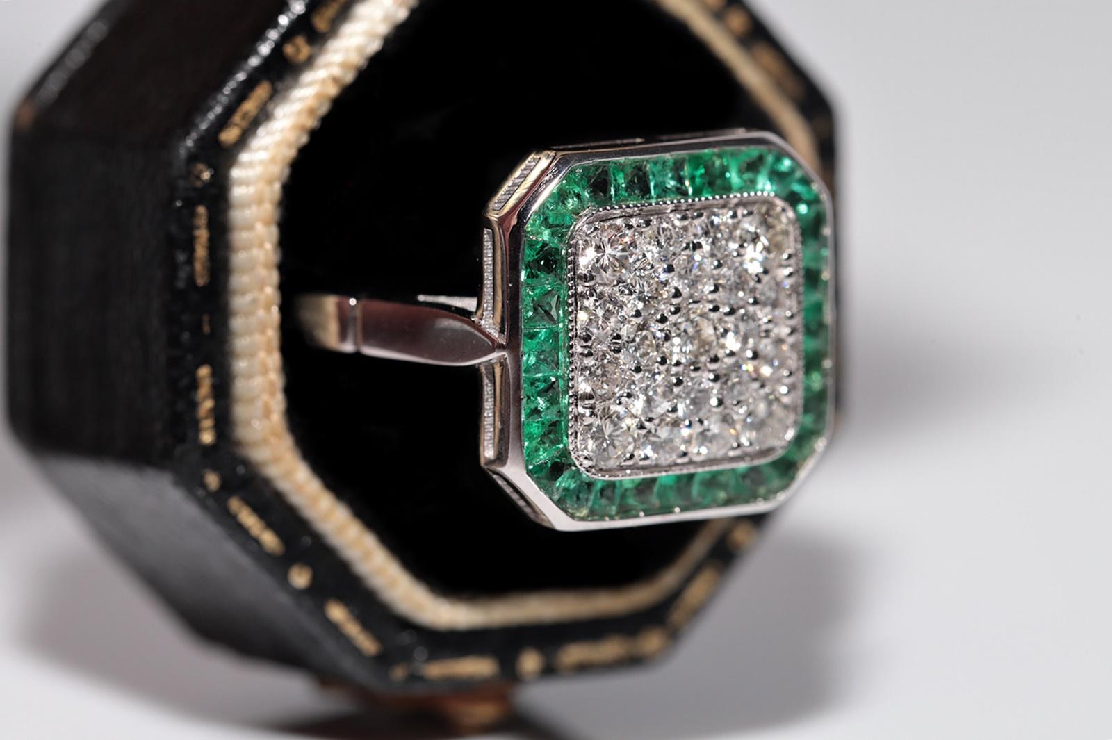 Neuer 18 Karat Gold Natürlicher Diamant und Smaragd im Kaliberschliff Smaragd Dekorierter Ring (Moderne) im Angebot