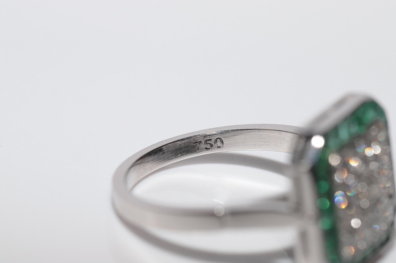 Neuer 18 Karat Gold Natürlicher Diamant und Smaragd im Kaliberschliff Smaragd Dekorierter Ring im Angebot 3