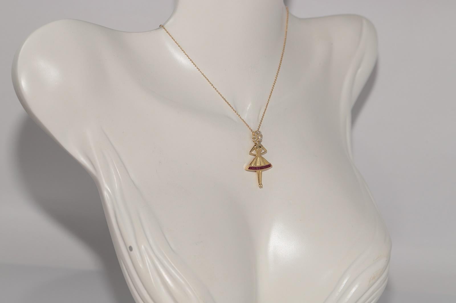 New Made 18k Gold Natural Diamond And Caliber Cut Ruby  Ballerina Necklace In Good Condition For Sale In Fatih/İstanbul, 34