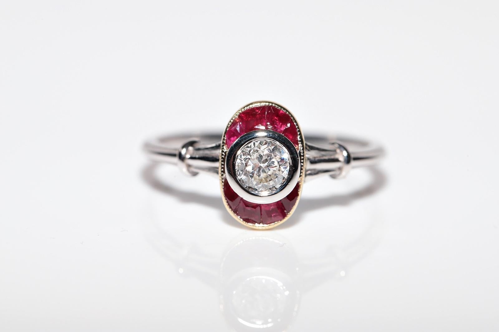 Neuer Solitär-Ring, 18 Karat Gold, natürlicher Diamant und Rubin im Kaliberschliff, Solitär (Moderne) im Angebot