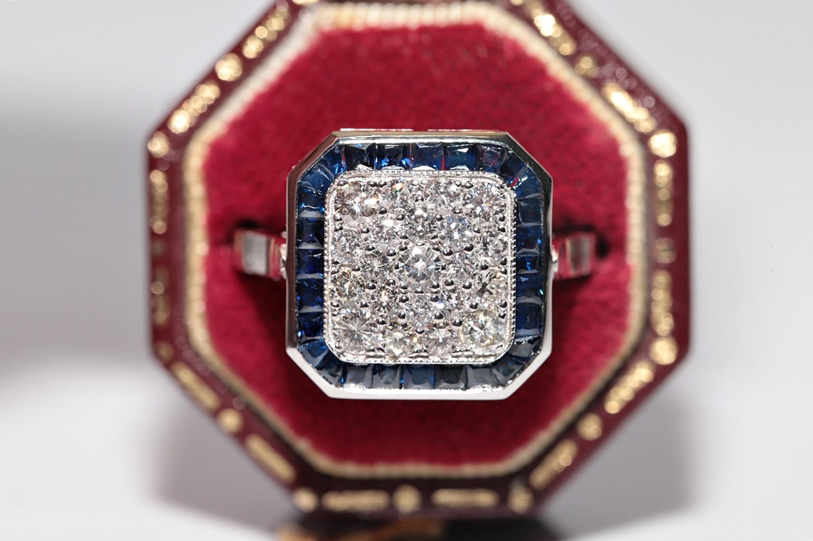 En muy buen estado.
El peso total es de 5,4 gramos.
Totalmente es diamante 0,70 ct.
El diamante es de color G-H y claridad vvs-vs.
Totalmente es zafiro 1,30 ct.
La talla del anillo es US 6.75
Podemos fabricar cualquier tamaño.
La caja no está