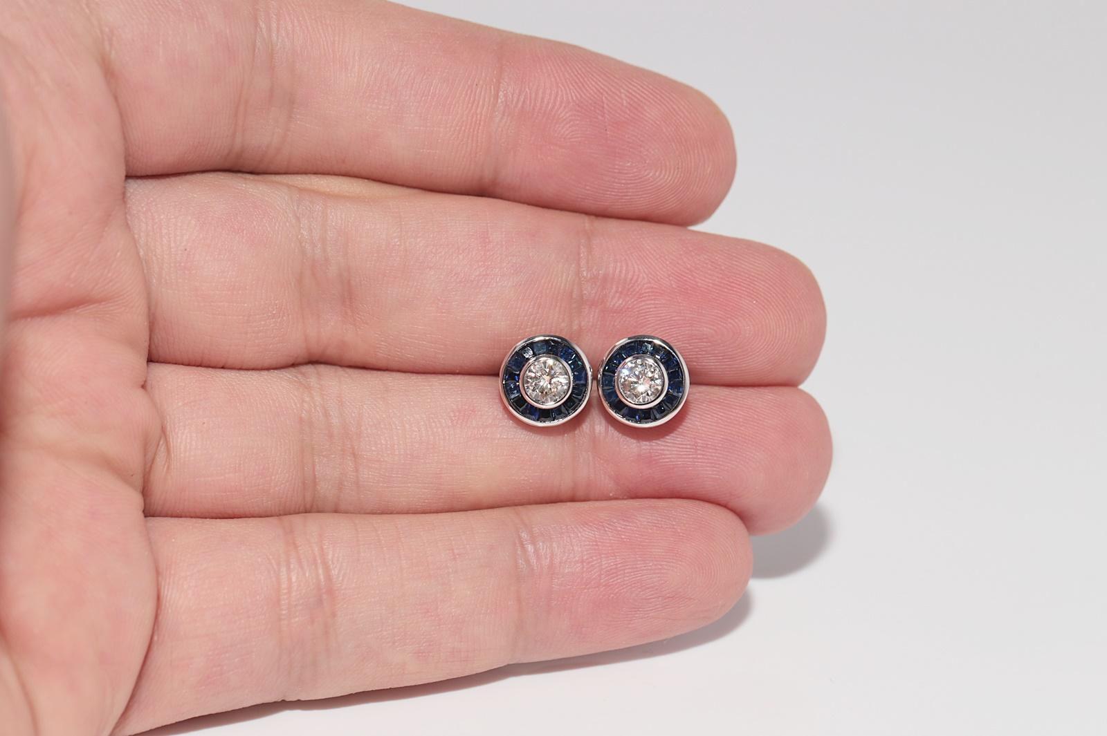 Orecchino solitario in oro 18k con diamante naturale e zaffiro taglio calibro di nuova produzione in vendita 1