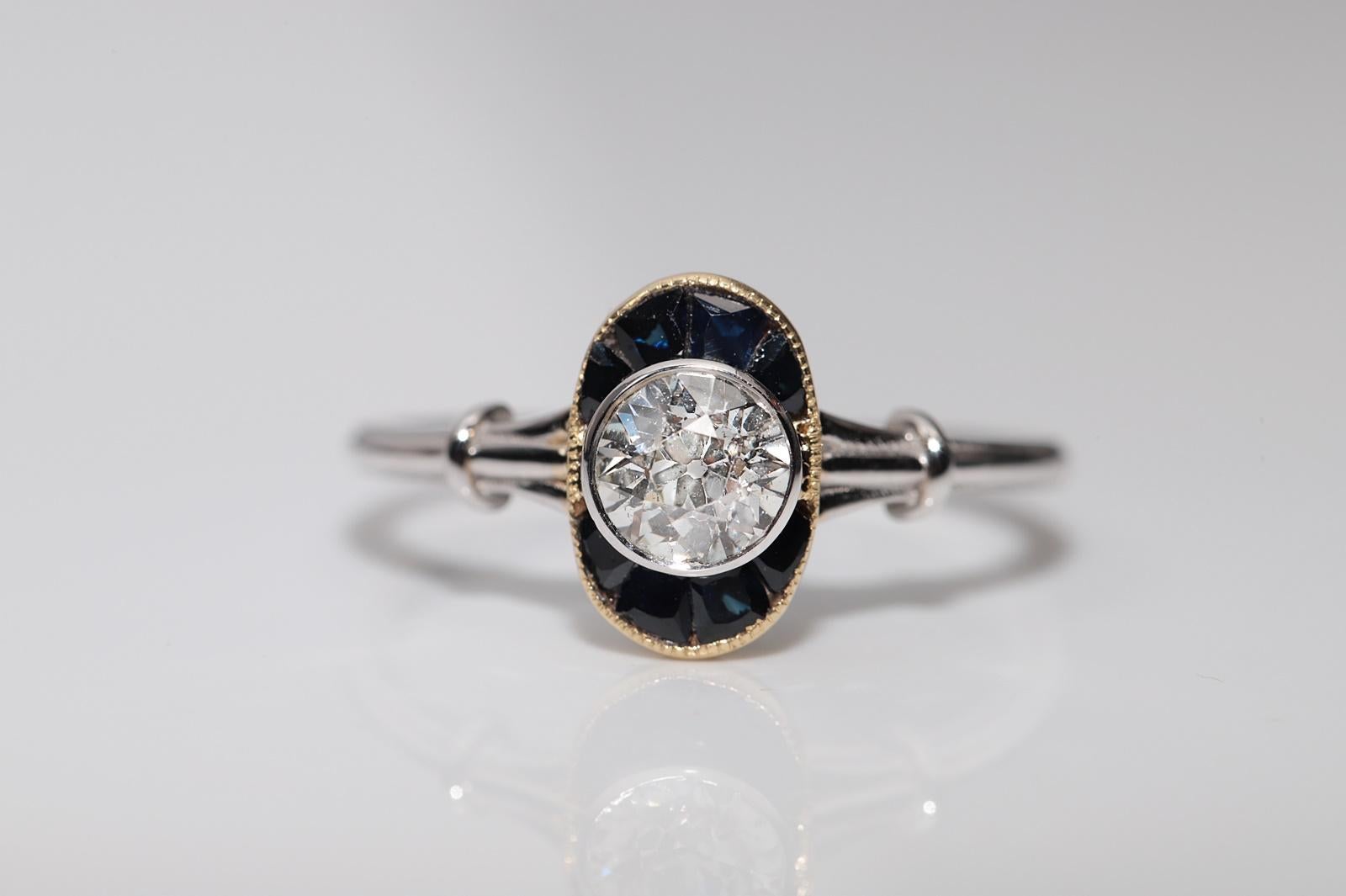 New Made 18k Gold Natural  Diamond And Caliber Cut Sapphire Solitaire Ring For Sale 3