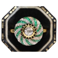 Antique New Made 18k Gold Natural Diamond And Caliber Emerald Decorated Cocktail Rİng 