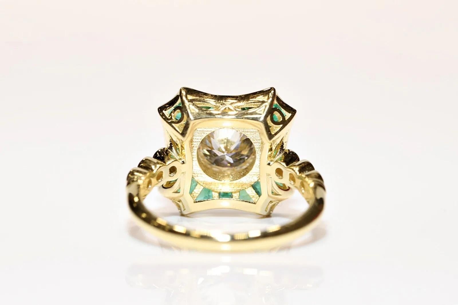 Brilliant Cut New Made 18k Gold Natural Diamond And Caliber Emerald Decorated Ring For Sale