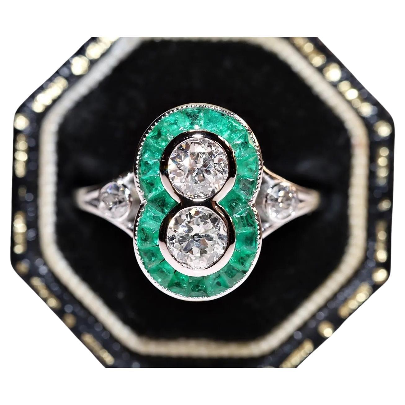 New Made  18k Gold Natural Diamond And Caliber Emerald Decorated Ring