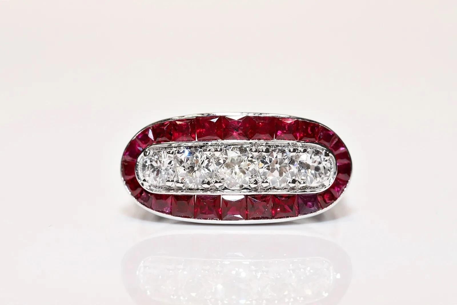 In very good condition.
Total weight is 5.8 grams.
Totally  is diamond 0.94 carat.
The diamond is has G-H color and vvs-vs-s1 clarity.
Totally is caliber ruby 1.80 carat.
Ring size is US 6.5 (We offer free resizing)
We can make any size.
Box is not