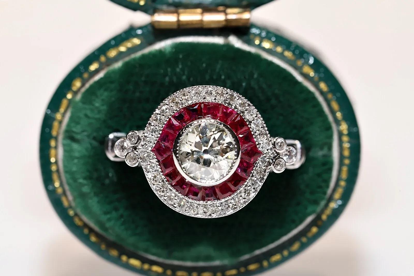In very good condition.
Total weight is 5.4 grams.
Totally is center diamond 0.72 carat.
The diamond is has G-H color and s2 clarity.
All diamond is totally 0.99 carat.
Totally is caliber ruby 0.75 carat.
Box is not included.
Ring size is US 6.5 (We