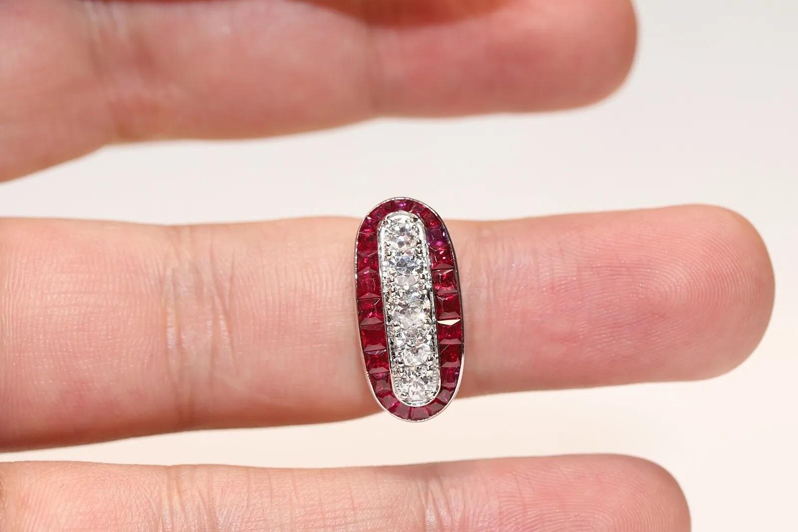 New Made 18k Gold Natural Diamond And Caliber Ruby Decorated Ring For Sale 2